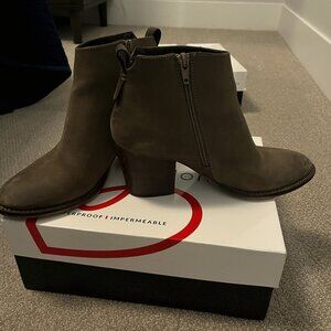 Blondo Nivada Waterproof Bootie